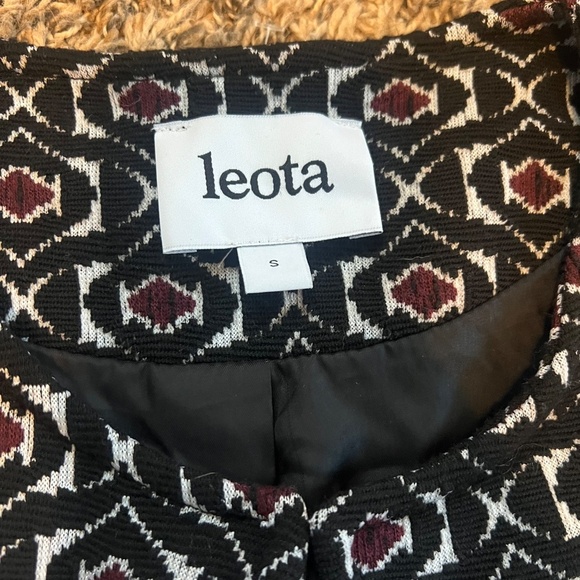 Womens Leota black and maroon patterned long overcoat size small - Picture 3 of 5